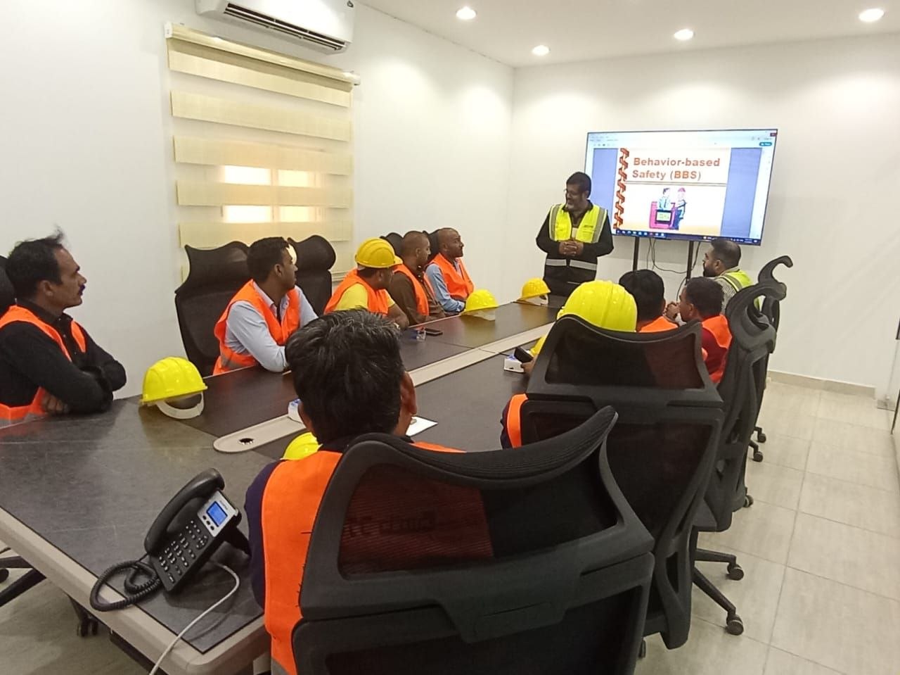 معايير الالتزام بالصحة والسلامة والبيئة (HSE)
